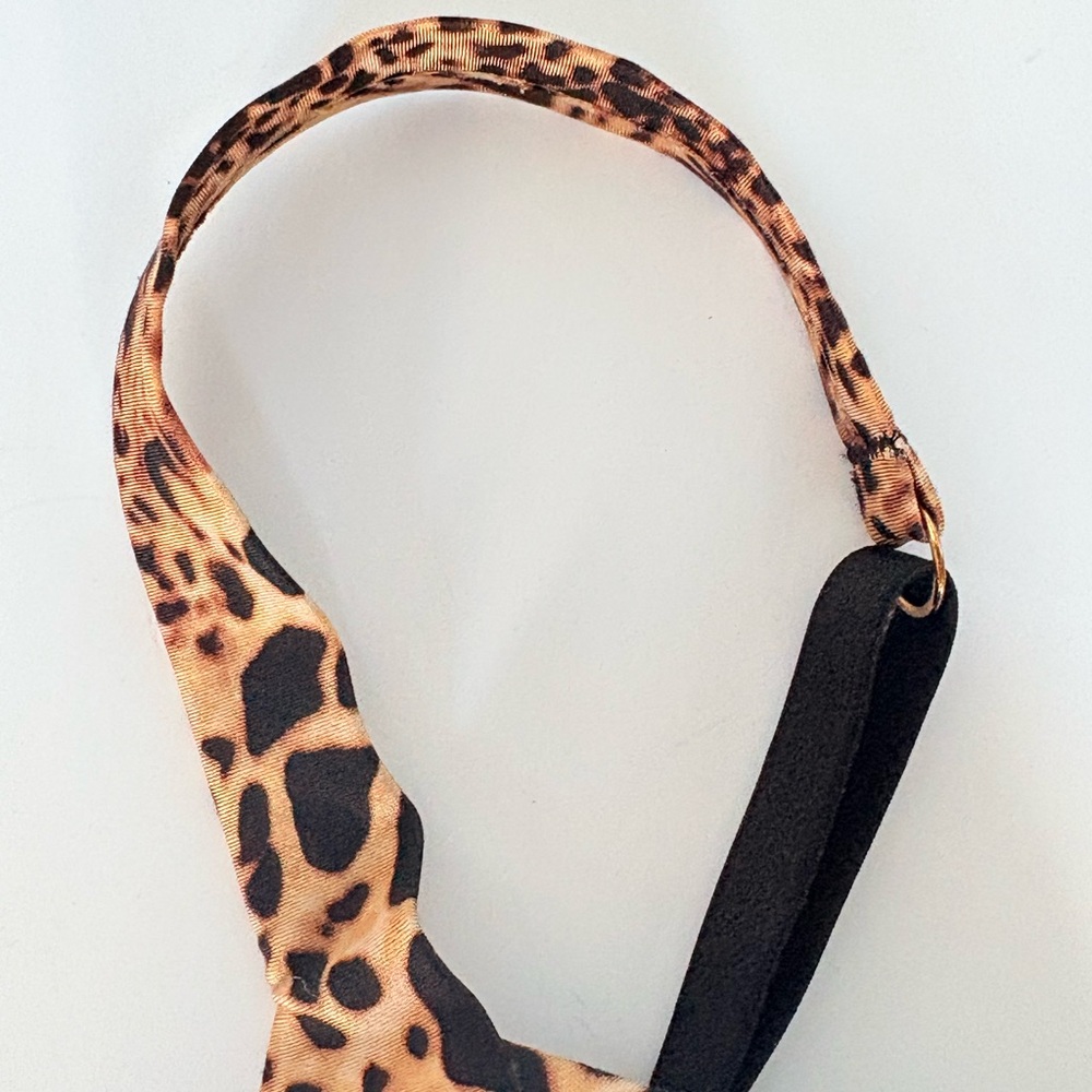 Victoria's Secret Leopard Print Bra - Picture 3 of 7